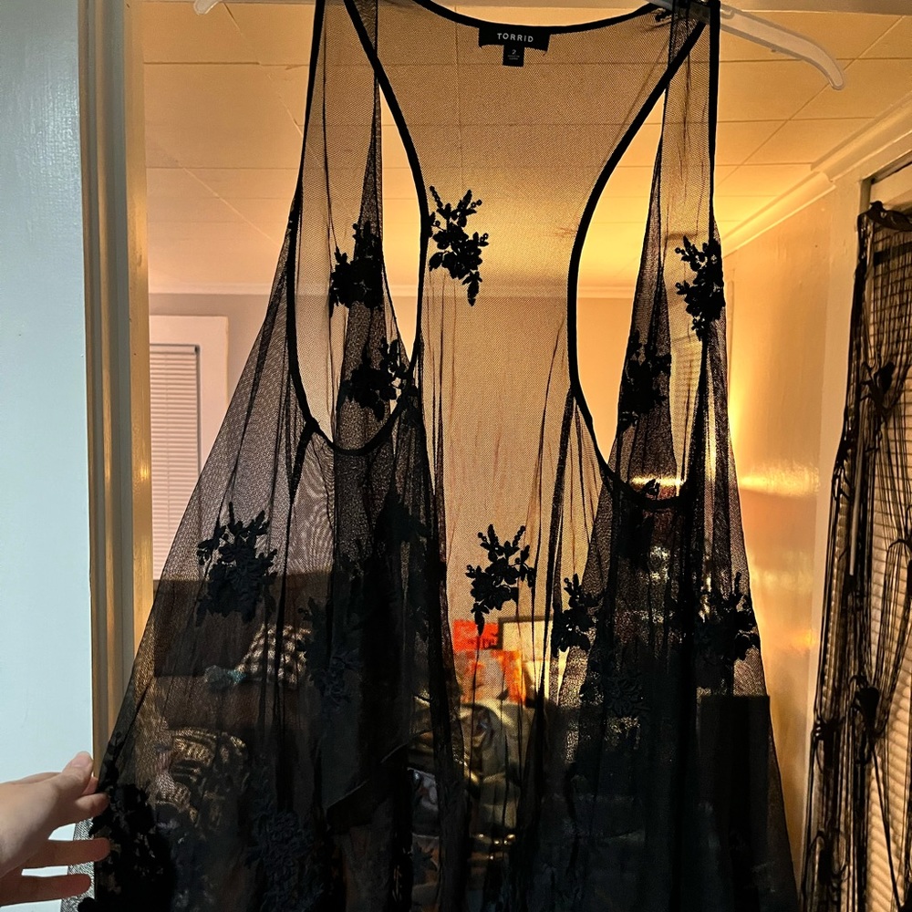 Black lace sleeveless kimono